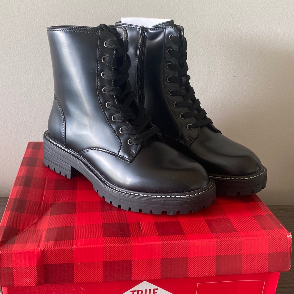 True Craft Black Boots